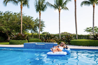 Splash Runner Pro 3.0 - Motorized Pool Float for Adults